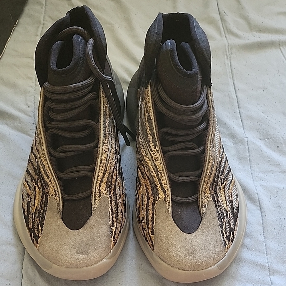 Stylish Men's Sneakers in Black and Tan